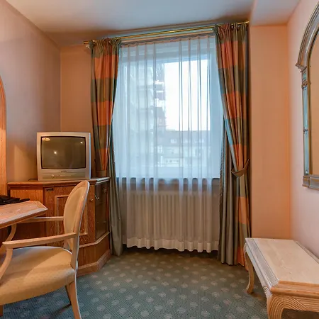 Centro Stern Hotel 3*