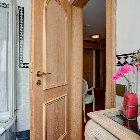 Stern By Empa מלון 3*